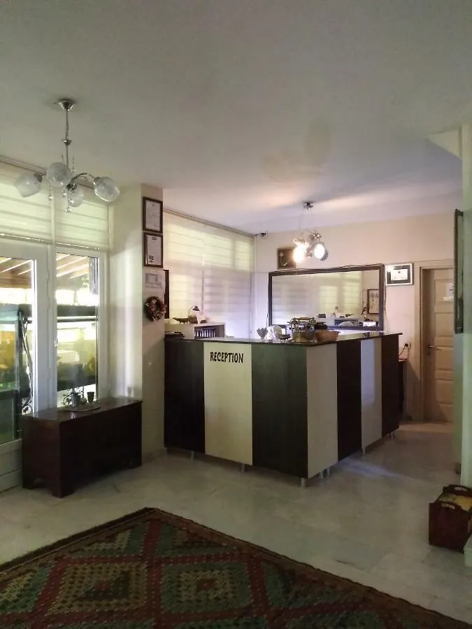 Gumuldur Deniz Kizi Green Garden Bed & Breakfast