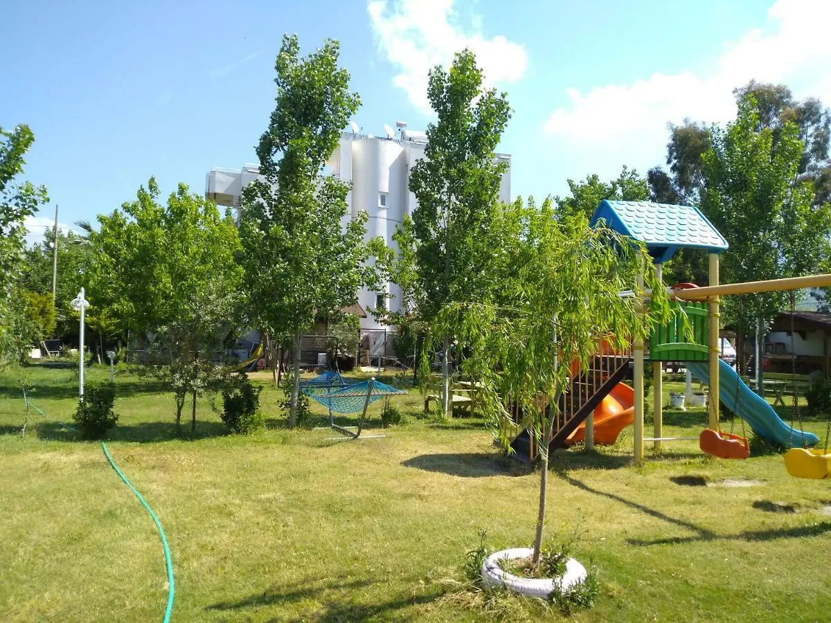 Bed & Breakfast Gumuldur Deniz Kizi Green Garden